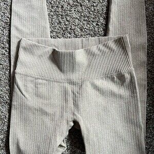 Ribbed Knit Leggings Womens Size M Beige High Waist Stretch Pull-On Ankle